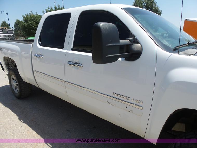 image for item K7055 2012 Chevrolet Silverado 2500HD Crew Cab pickup truck