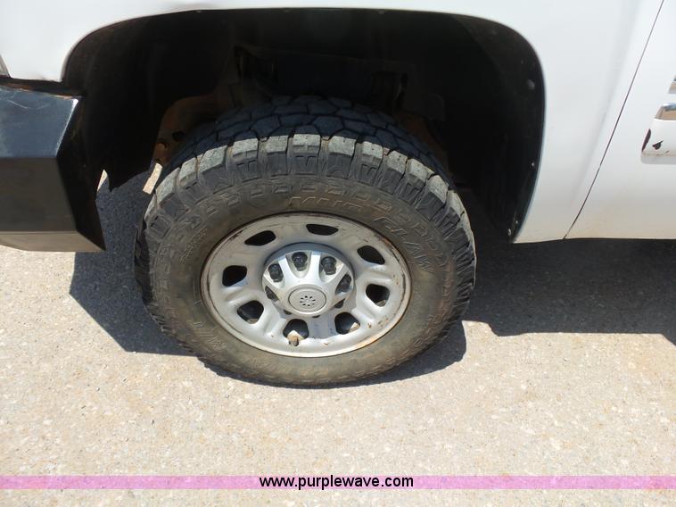 image for item K7055 2012 Chevrolet Silverado 2500HD Crew Cab pickup truck