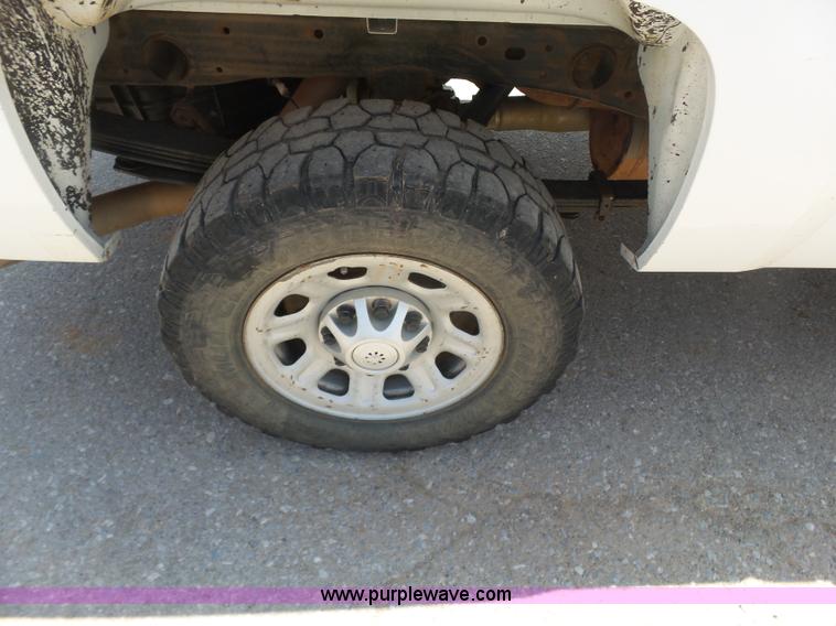 image for item K7055 2012 Chevrolet Silverado 2500HD Crew Cab pickup truck