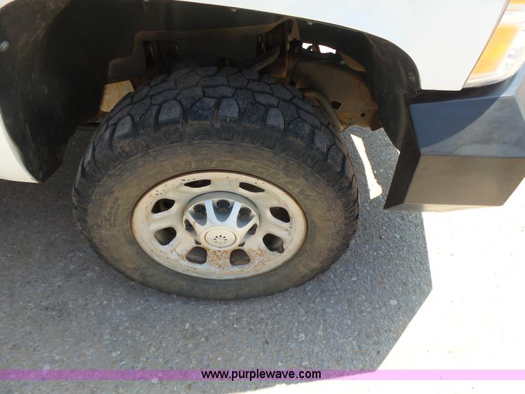 image for item K7055 2012 Chevrolet Silverado 2500HD Crew Cab pickup truck