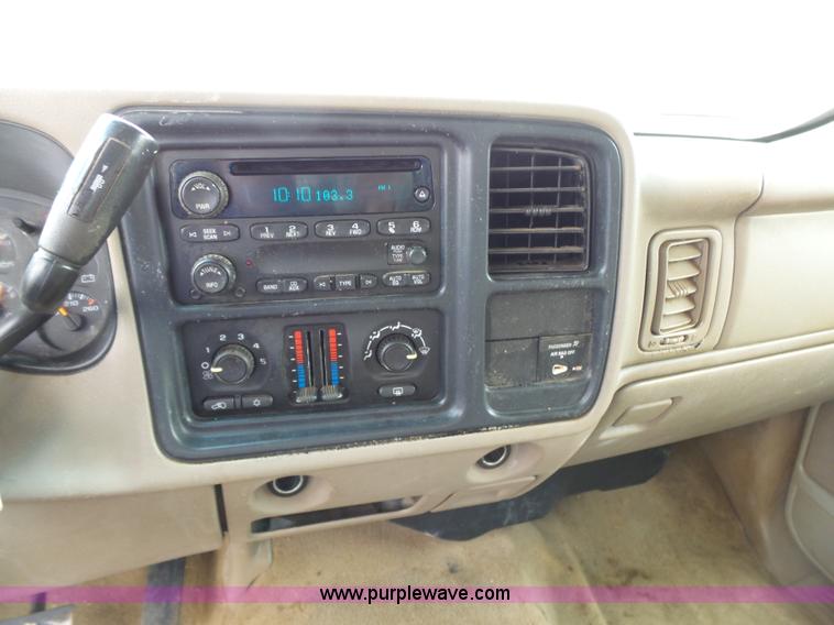 image for item K7221 2007 Chevrolet Silverado 2500HD Ext. Cab pickup truck