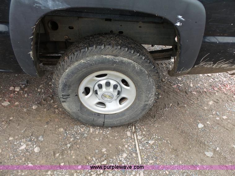 image for item K7221 2007 Chevrolet Silverado 2500HD Ext. Cab pickup truck