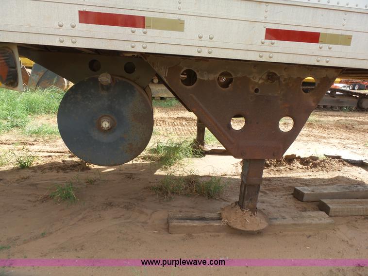 image for item K8751 1997 Utility VS2R refrigerated van trailer