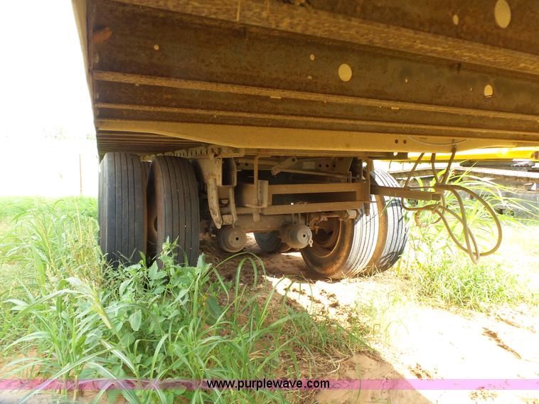image for item K8751 1997 Utility VS2R refrigerated van trailer