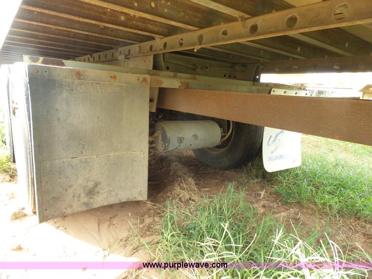 image for item K8751 1997 Utility VS2R refrigerated van trailer