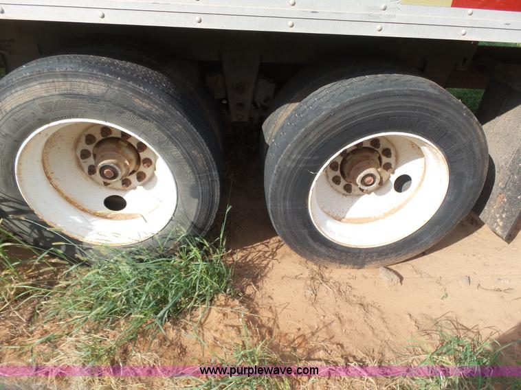 image for item K8751 1997 Utility VS2R refrigerated van trailer