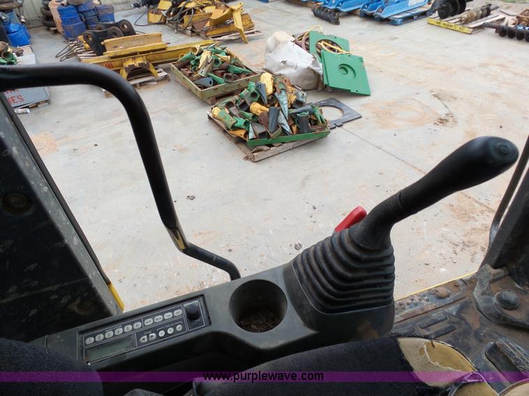 image for item K8752 2007 Komatsu PC200LC-8 excavator