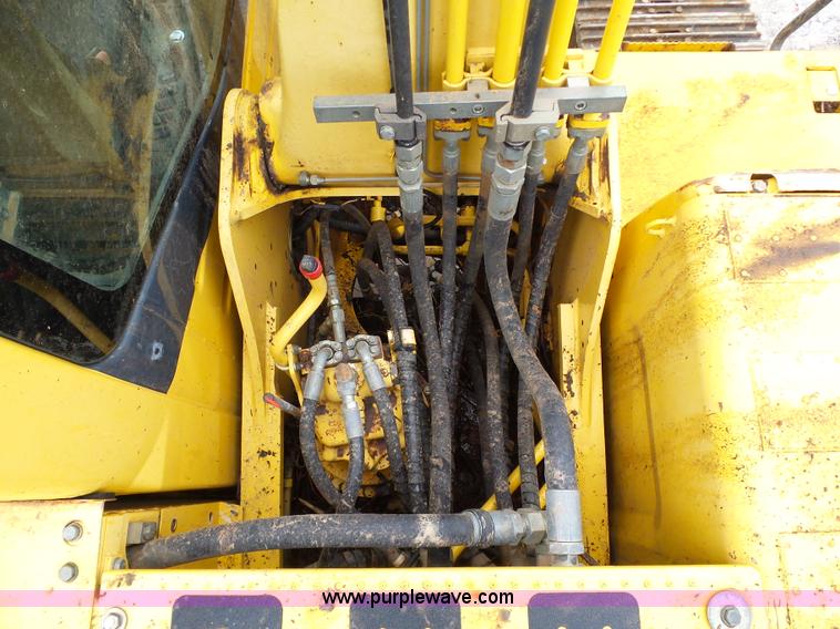 image for item K8752 2007 Komatsu PC200LC-8 excavator