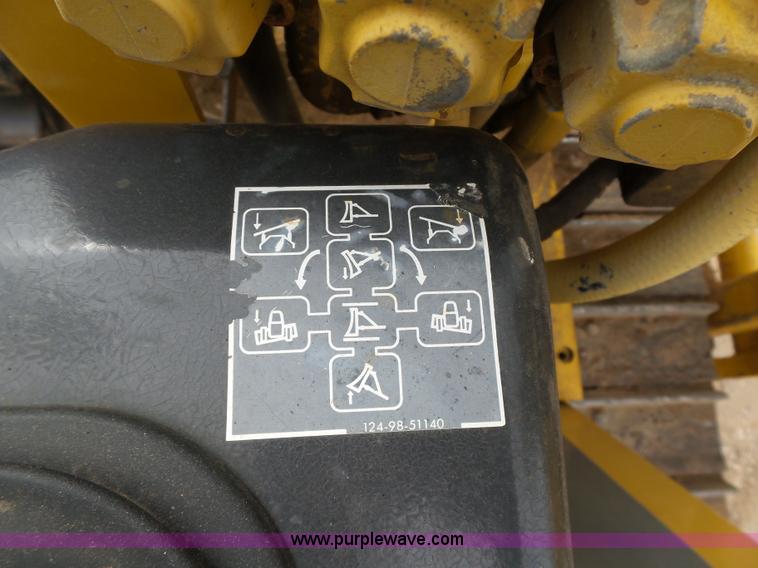 image for item K8753 2005 Komatsu D39PX-21 pipelayer