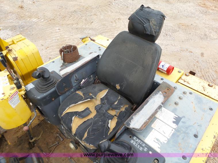 image for item K8753 2005 Komatsu D39PX-21 pipelayer