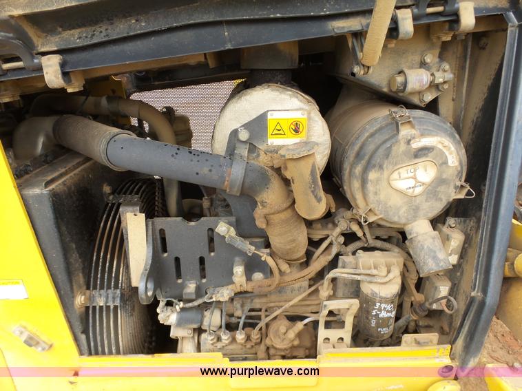 image for item K8753 2005 Komatsu D39PX-21 pipelayer