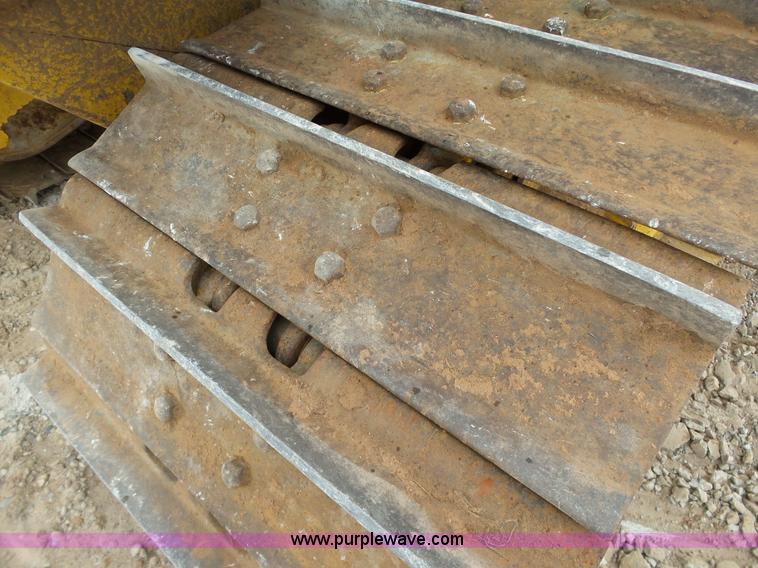 image for item K8753 2005 Komatsu D39PX-21 pipelayer