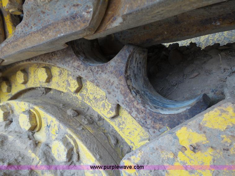 image for item K8753 2005 Komatsu D39PX-21 pipelayer