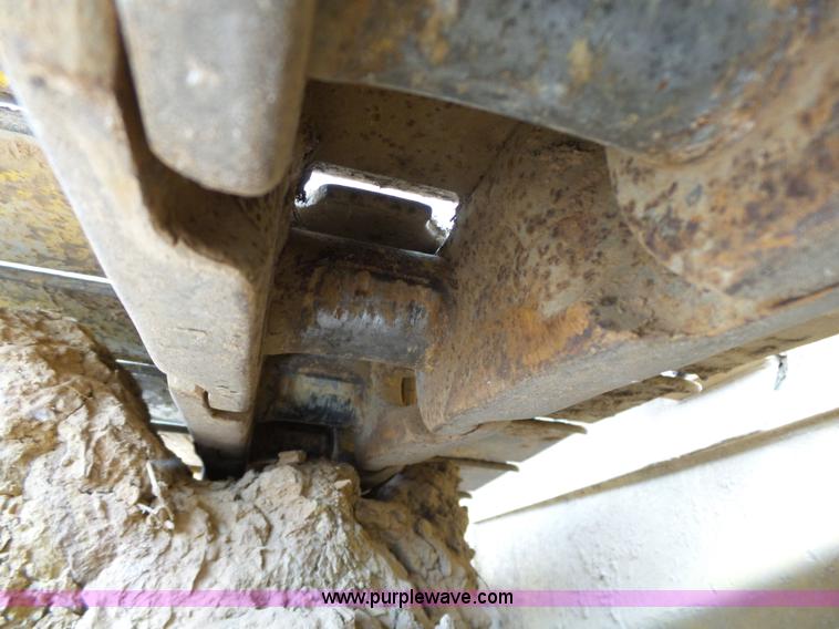 image for item K8753 2005 Komatsu D39PX-21 pipelayer