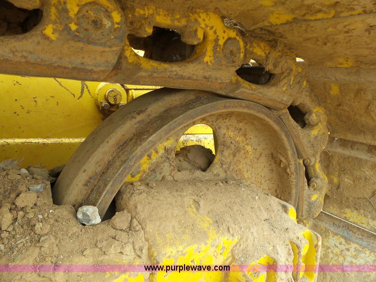 image for item K8753 2005 Komatsu D39PX-21 pipelayer