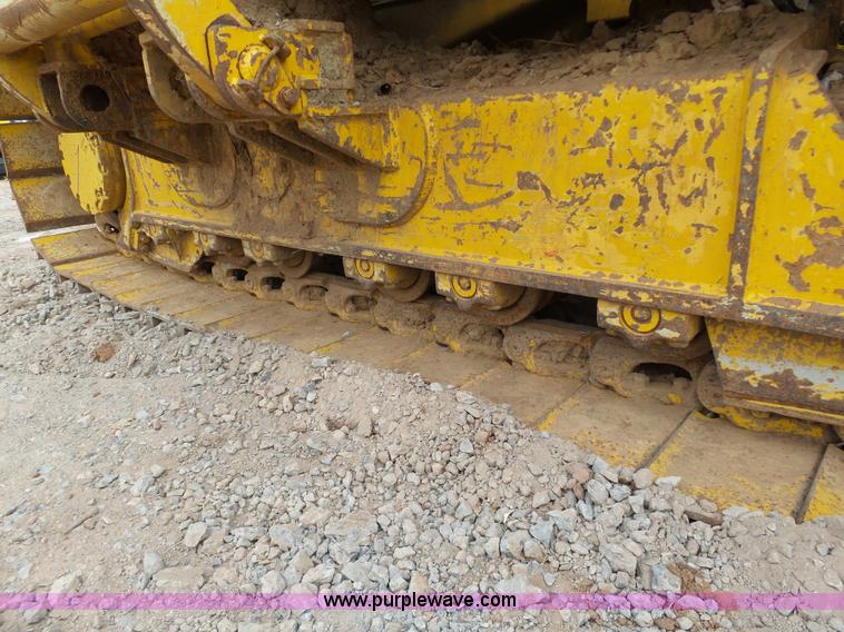 image for item K8753 2005 Komatsu D39PX-21 pipelayer