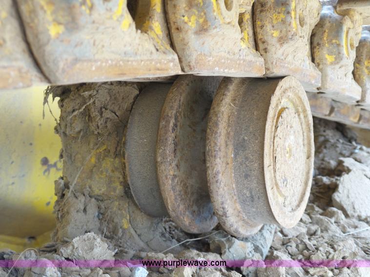 image for item K8753 2005 Komatsu D39PX-21 pipelayer
