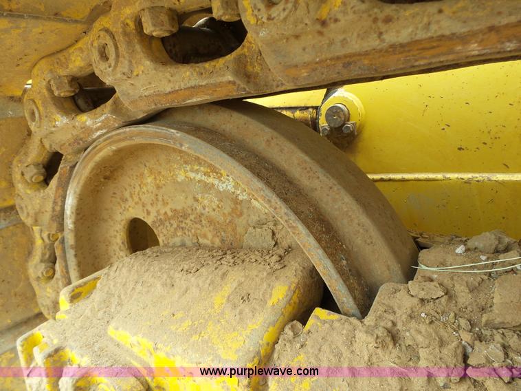 image for item K8753 2005 Komatsu D39PX-21 pipelayer