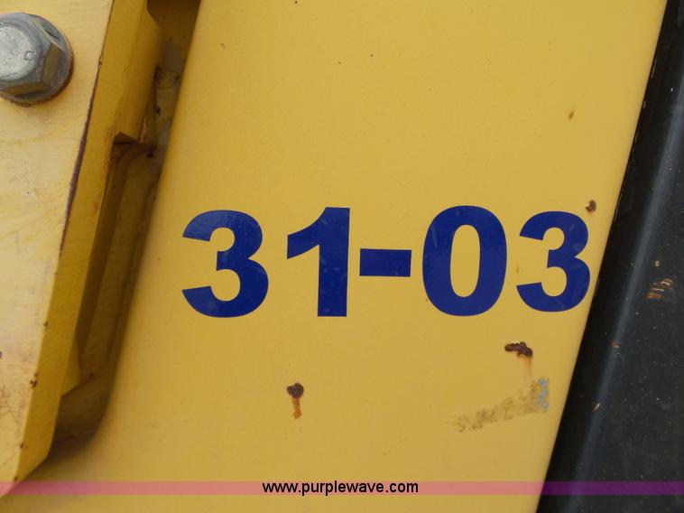 image for item K8753 2005 Komatsu D39PX-21 pipelayer