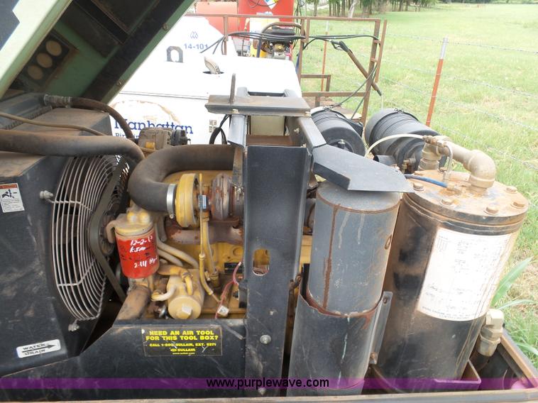 image for item K8757 2004 Sullair 185 air compressor