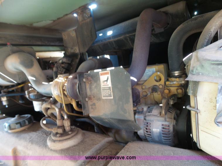 image for item K8758 2004 Sullair 210H air compressor