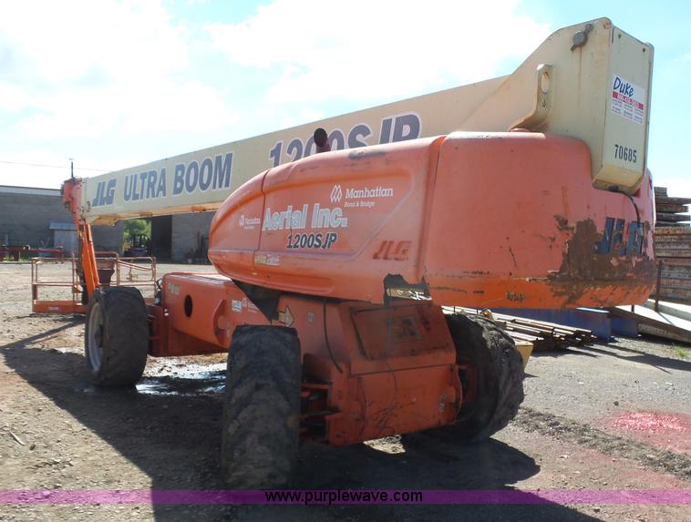 image for item L4749 2003 JLG 1200SJP boom lift