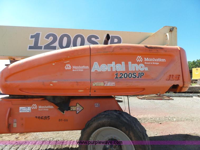 image for item L4749 2003 JLG 1200SJP boom lift