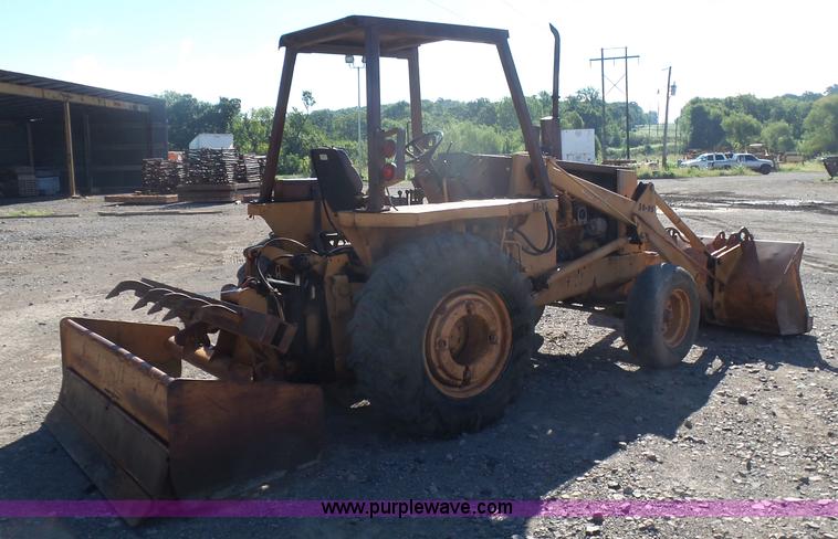 image for item L4750 1984 Case 480LL landscape tractor