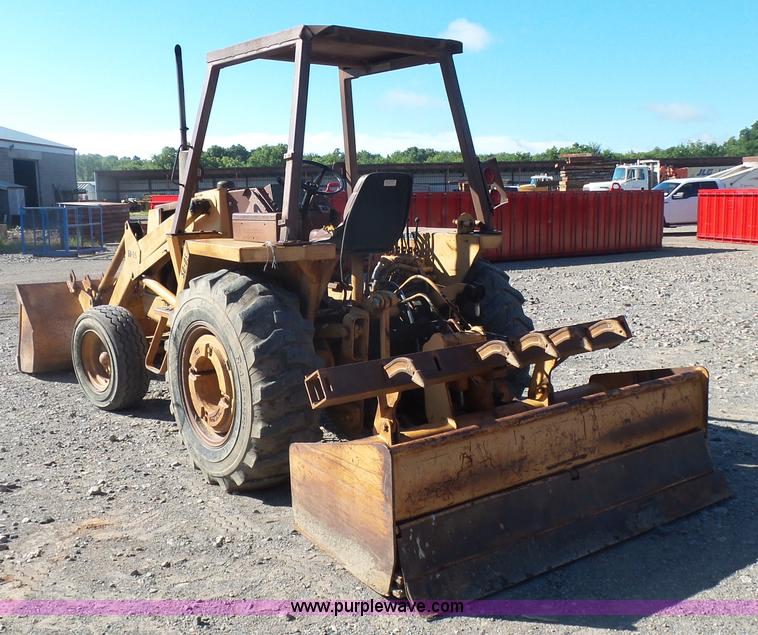 image for item L4750 1984 Case 480LL landscape tractor