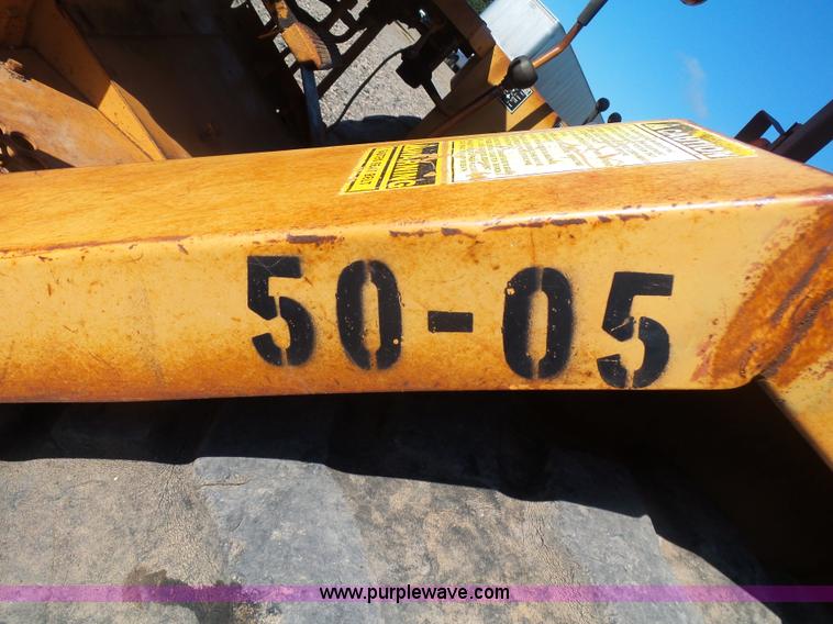 image for item L4750 1984 Case 480LL landscape tractor