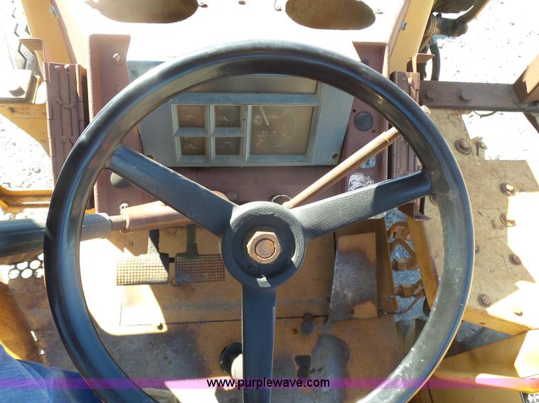 image for item L4750 1984 Case 480LL landscape tractor