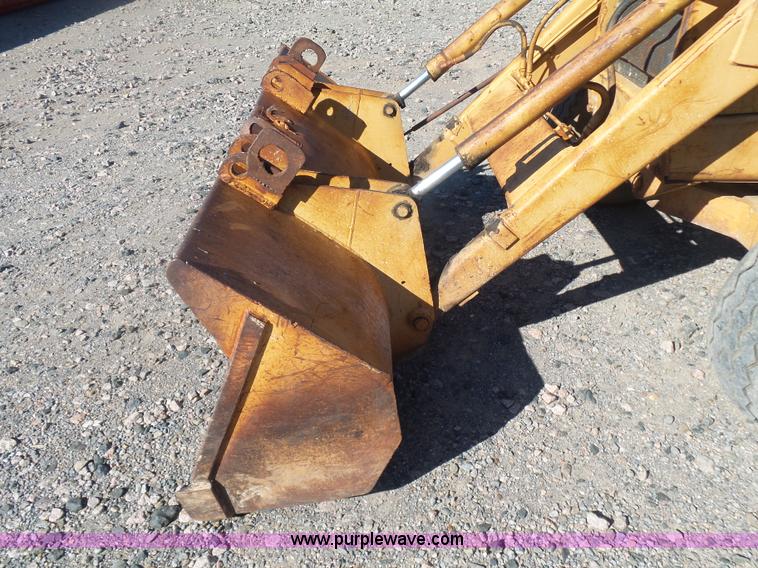 image for item L4750 1984 Case 480LL landscape tractor