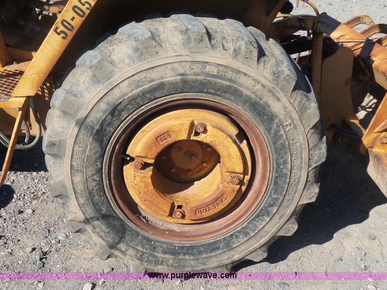 image for item L4750 1984 Case 480LL landscape tractor