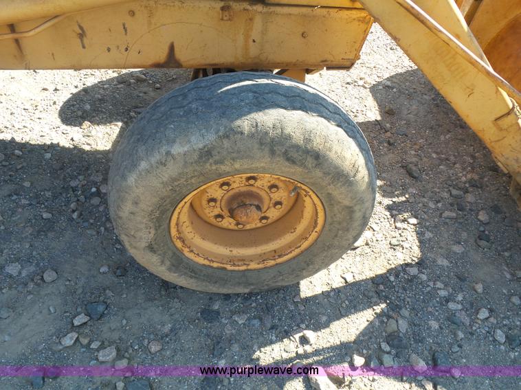 image for item L4750 1984 Case 480LL landscape tractor