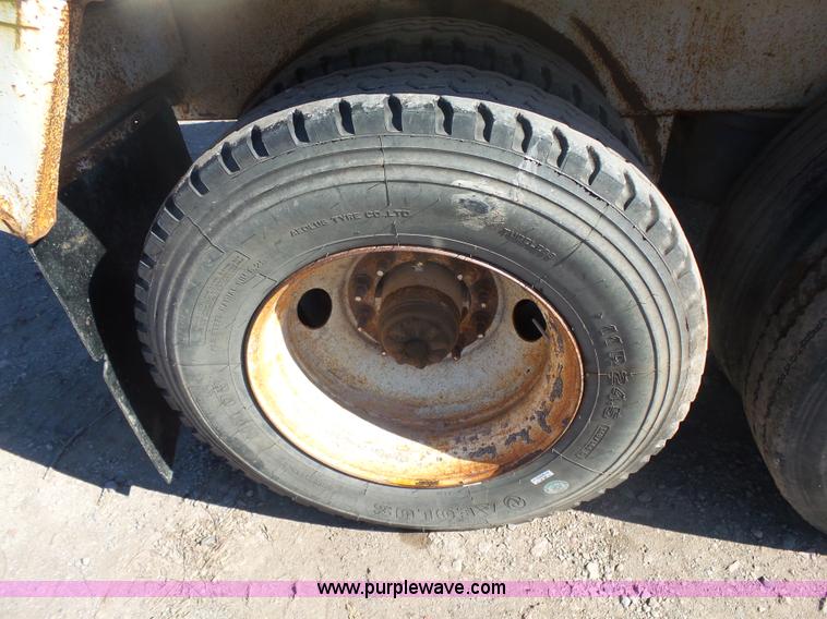 image for item L4751 1998 Schaller 6420 bottom dump trailer