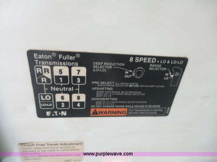 image for item L4765 1999 Chevrolet C8500 truck cab and chassis