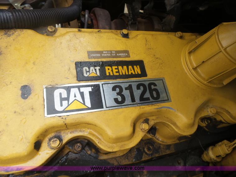 image for item L4765 1999 Chevrolet C8500 truck cab and chassis