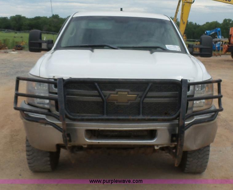 image for item L6800 2011 Chevrolet Silverado 2500HD Ext. Cab pickup truck
