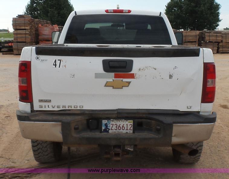 image for item L6800 2011 Chevrolet Silverado 2500HD Ext. Cab pickup truck