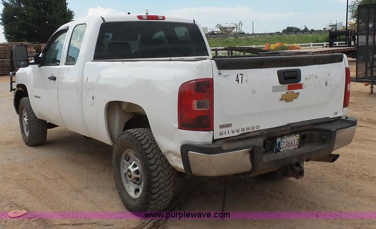 image for item L6800 2011 Chevrolet Silverado 2500HD Ext. Cab pickup truck