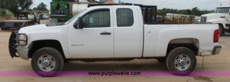 image for item L6800 2011 Chevrolet Silverado 2500HD Ext. Cab pickup truck