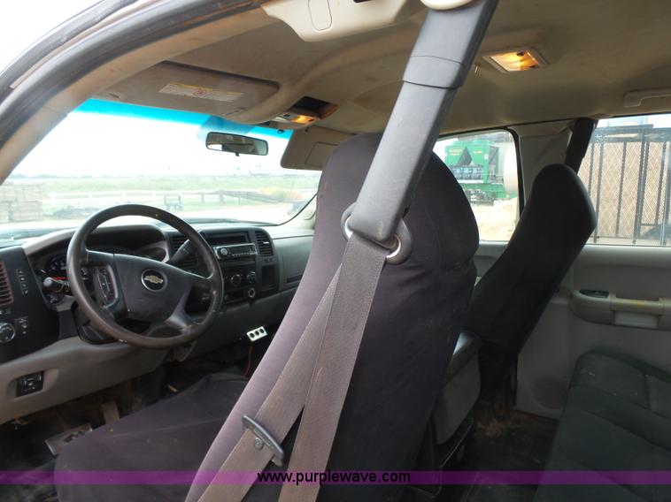 image for item L6800 2011 Chevrolet Silverado 2500HD Ext. Cab pickup truck