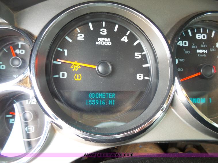 image for item L6800 2011 Chevrolet Silverado 2500HD Ext. Cab pickup truck