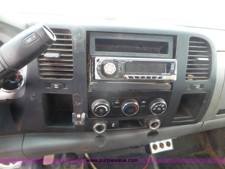 image for item L6800 2011 Chevrolet Silverado 2500HD Ext. Cab pickup truck