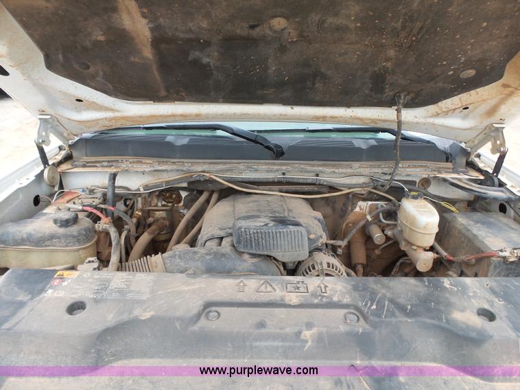 image for item L6800 2011 Chevrolet Silverado 2500HD Ext. Cab pickup truck