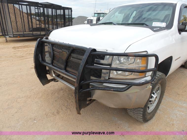 image for item L6800 2011 Chevrolet Silverado 2500HD Ext. Cab pickup truck