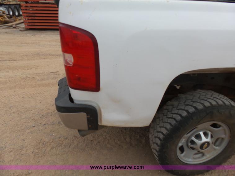 image for item L6800 2011 Chevrolet Silverado 2500HD Ext. Cab pickup truck