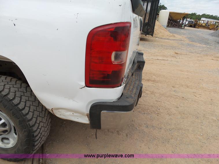 image for item L6800 2011 Chevrolet Silverado 2500HD Ext. Cab pickup truck
