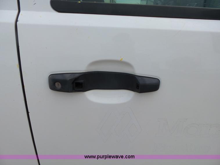 image for item L6800 2011 Chevrolet Silverado 2500HD Ext. Cab pickup truck