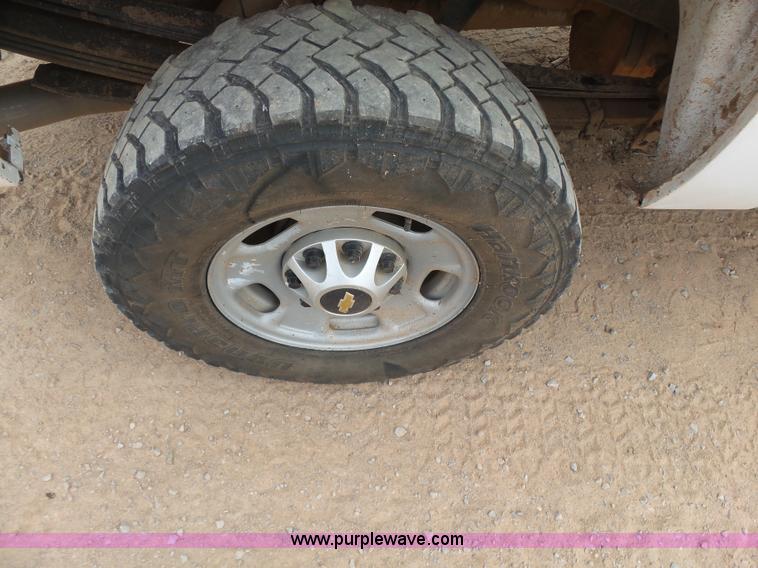 image for item L6800 2011 Chevrolet Silverado 2500HD Ext. Cab pickup truck